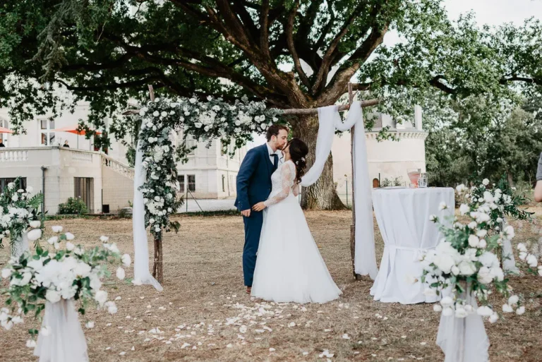 Détails de mariage en centre-ville - Photographe mariage Nantes architecture.