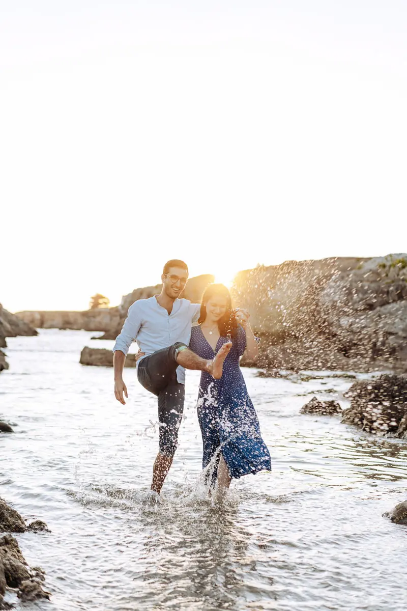 Mariage de prestige à La Baule – Portrait de mariés devant les villas historiques de la Côte d’Amour.