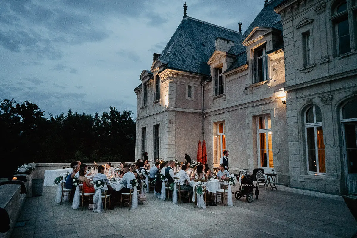 Séance couple insolite dans les marais de Guérande – Graphisme et nature sauvage.