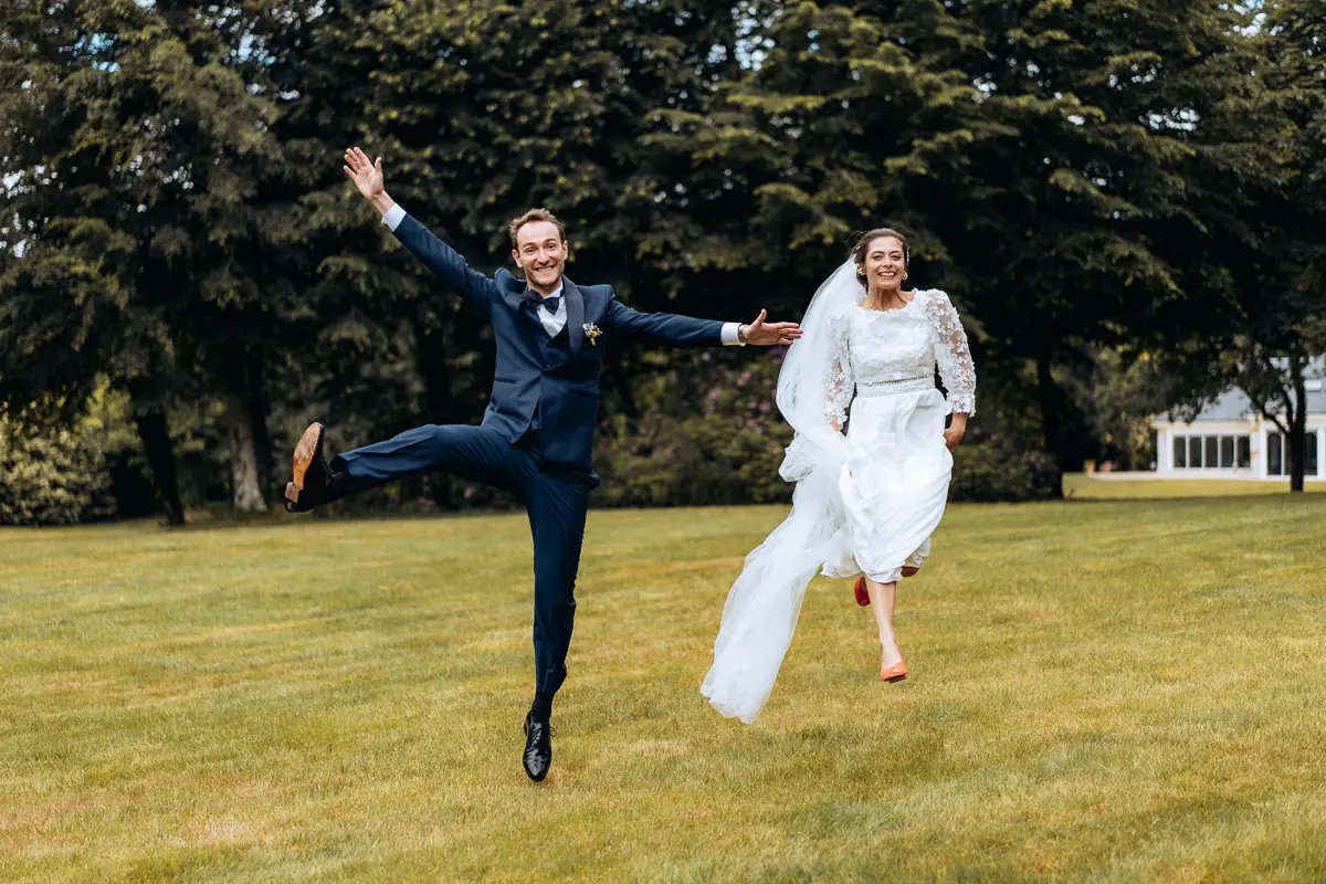 Sortie de mariage à la Collégiale de Guérande – Cérémonie religieuse de prestige.